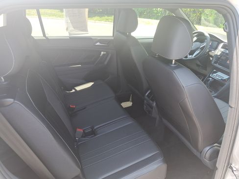 Certified 2023 Volkswagen Tiguan SE R-Line FWD image 11