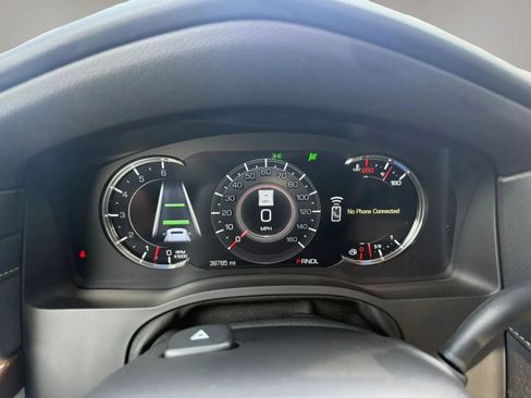 Used 2019 Cadillac Escalade ESV Luxury AWD/4WD image 23