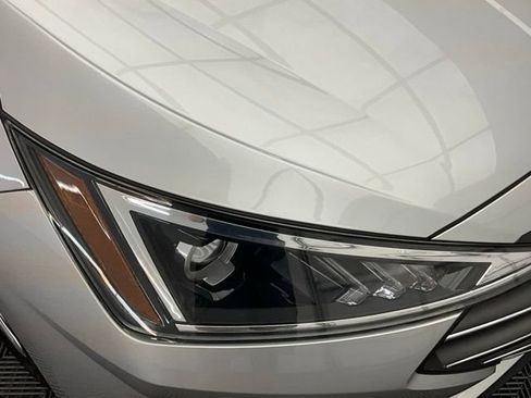 Used 2020 Hyundai Elantra SE w/ Cargo Package (C1) FWD image 21