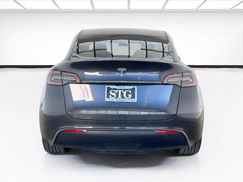 Used 2025 Tesla Model Y Long Range RWD image 5