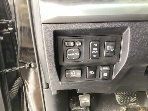 Used 2018 Toyota Tundra SR5 image 20