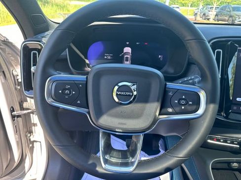 Used 2023 Volvo XC40 Recharge Ultimate AWD/4WD image 13