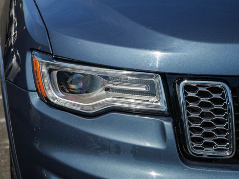 Used 2020 Jeep Grand Cherokee Overland RWD image 8