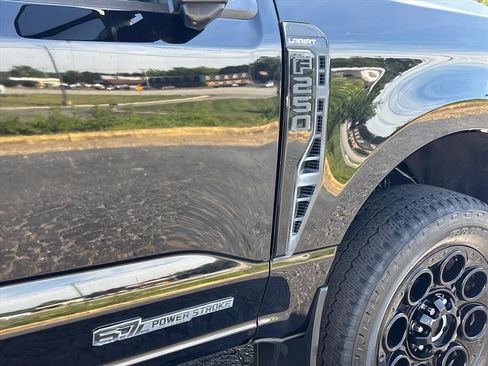 Used 2024 Ford F250 Lariat w/ Lariat Ultimate Package AWD/4WD image 11