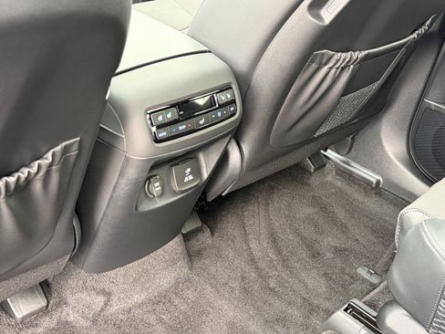 Used 2025 Hyundai Palisade Calligraphy AWD/4WD image 16