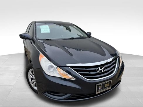 Used 2012 Hyundai Sonata GLS FWD image 2