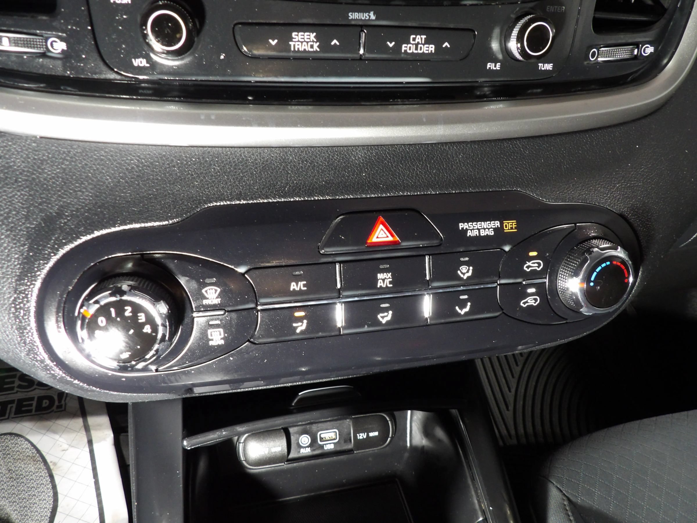 Used 2017 Kia Sorento FWD image 17
