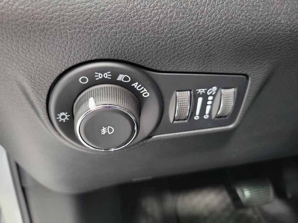 New 2026 Jeep Compass Trailhawk w/ Sun, Sound & Navigation Group AWD/4WD image 13