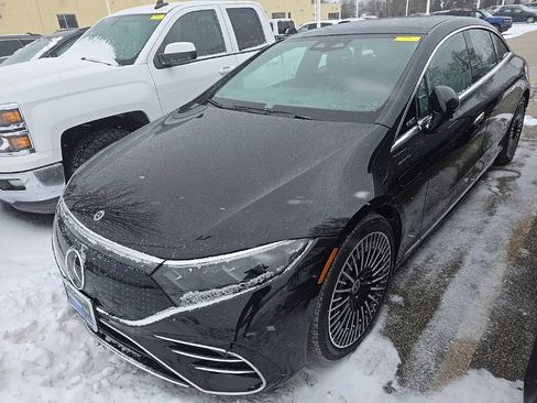Used 2022 Mercedes-Benz EQS 580 580 image 1