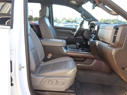 Used 2022 GMC Sierra 1500 SLT w/ SLT Premium Plus Package image 28