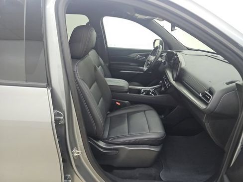 Used 2025 Chevrolet Traverse LT AWD/4WD image 15
