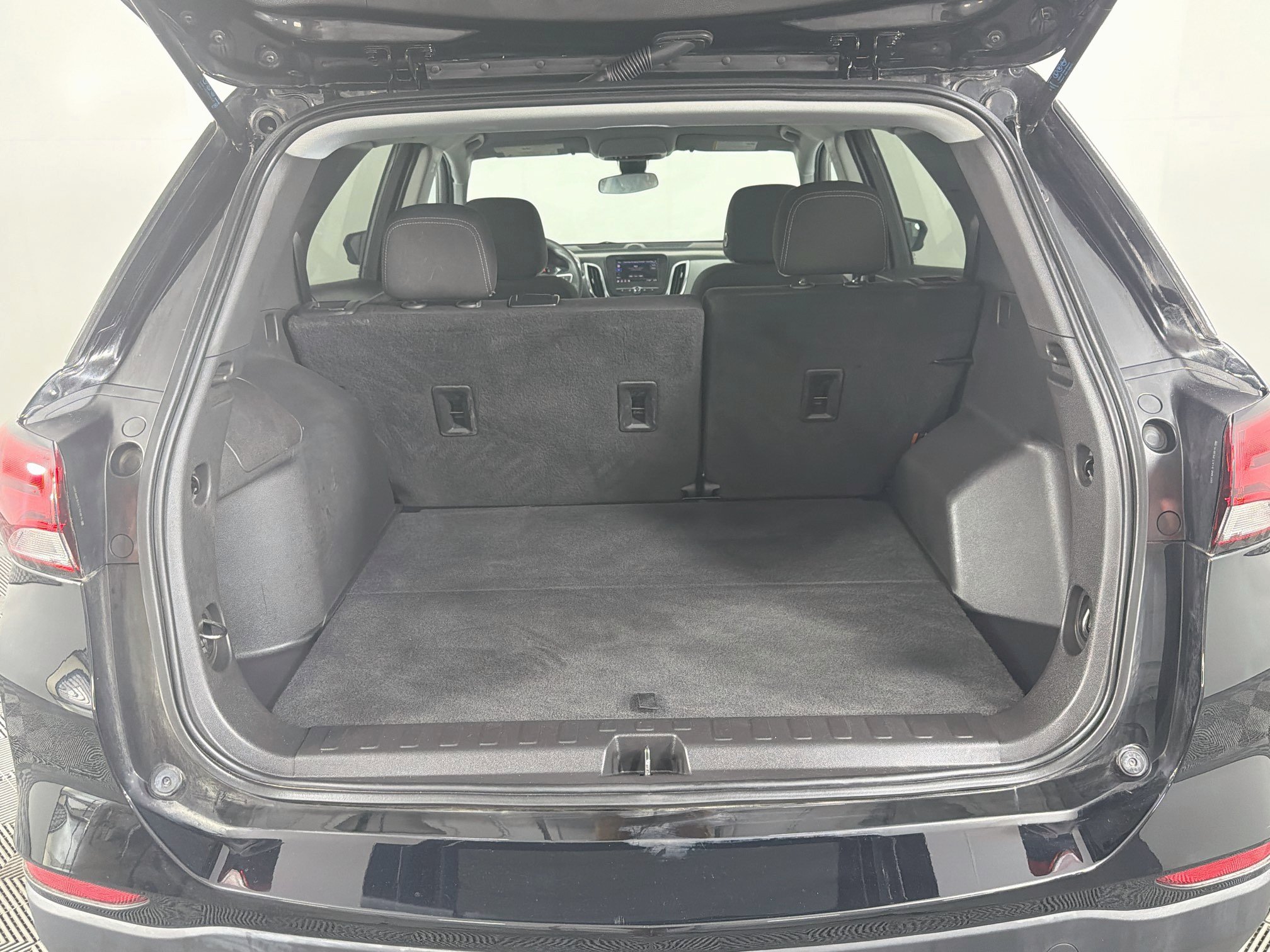 Used 2023 Chevrolet Equinox LS w/ LS Convenience Package FWD image 30