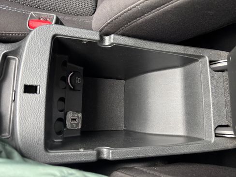 Used 2019 Jeep Cherokee Latitude w/ Cold Weather Group image 33