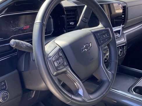 Used 2025 Chevrolet Silverado 2500 ZR2 w/ Technology Package image 8