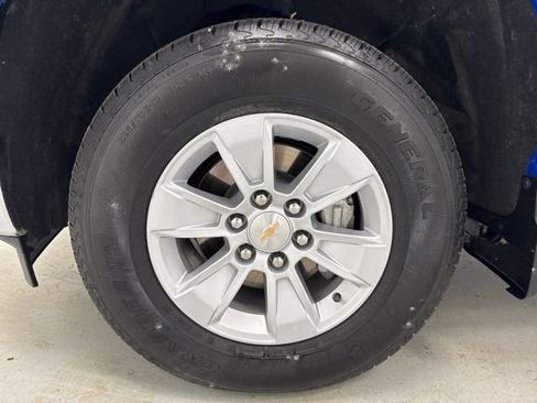 Used 2025 Chevrolet Silverado 1500 LT AWD/4WD image 30