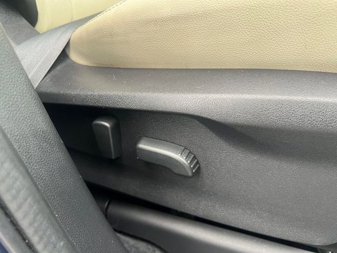 Used 2023 Subaru Ascent Limited image 16