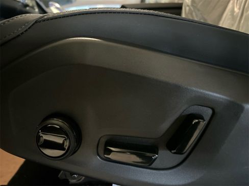 New 2026 Volvo XC90 B6 Plus w/ Protection Package Premier image 11