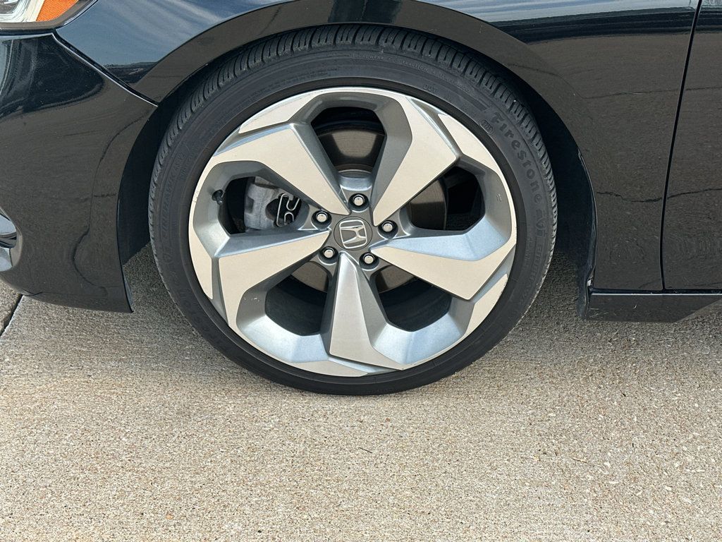 Used 2018 Honda Accord Touring image 7