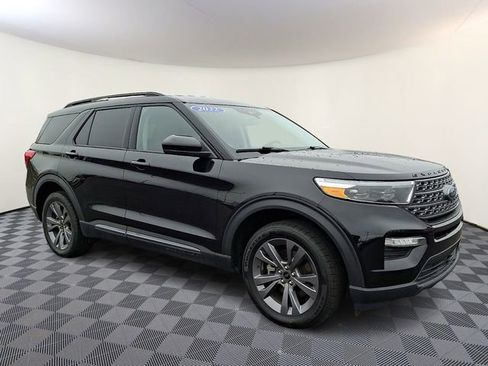 Used 2022 Ford Explorer XLT w/ Equipment Group 202A AWD/4WD image 1