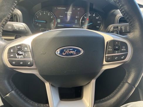 Used 2021 Ford Explorer XLT w/ Equipment Group 202A AWD/4WD image 10