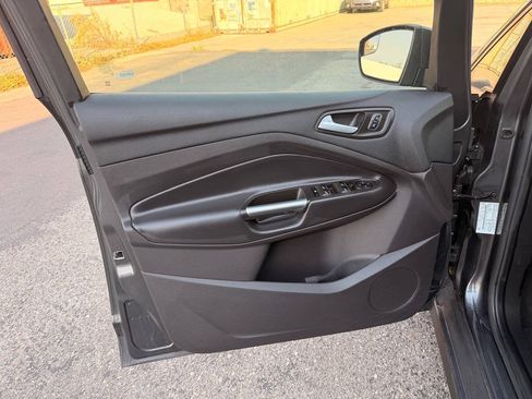 Used 2017 Ford C-MAX SE FWD image 21