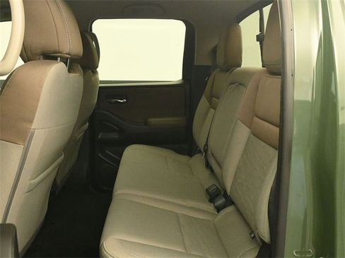 Used 2022 Nissan Frontier SV image 11