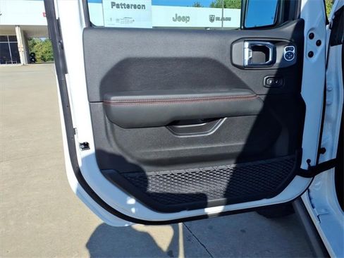 New 2025 Jeep Gladiator Rubicon image 21