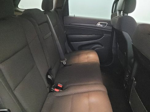 Used 2022 Jeep Grand Cherokee Laredo E w/ Security & Convenience Group image 19