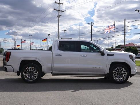 Used 2024 GMC Sierra 1500 Denali Ultimate AWD/4WD image 8