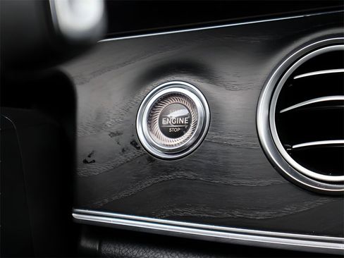 Used 2018 Mercedes-Benz E 43 AMG 4MATIC Sedan w/ Premium 2 Package image 29