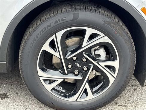 New 2026 Lincoln Nautilus Premier w/ Jet Appearance Package image 9