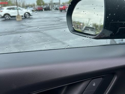 Used 2025 Chevrolet Equinox LT w/ Convenience Package II image 28