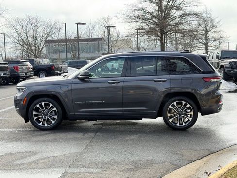 Used 2023 Jeep Grand Cherokee Overland w/ Luxury Tech Group IV image 10