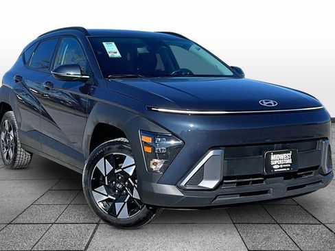 Used 2025 Hyundai Kona SEL image 2