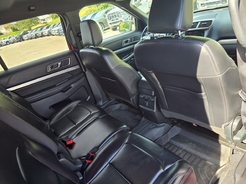 Used 2019 Ford Explorer XLT w/ Equipment Group 202A FWD image 29