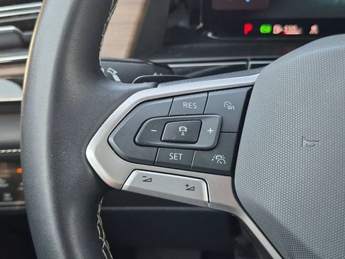 Used 2025 Volkswagen Atlas SE FWD image 20