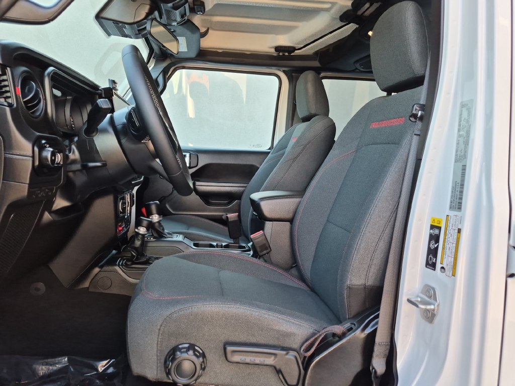 Used 2025 Jeep Wrangler Unlimited Rubicon AWD/4WD image 13