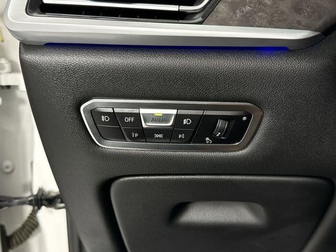 Used 2019 BMW X7 xDrive50i w/ Premium Package image 16