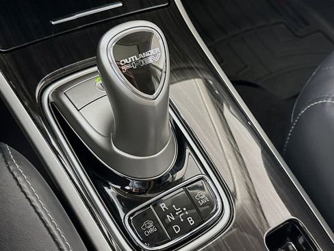 Used 2018 Mitsubishi Outlander GT image 17