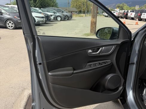 Used 2021 Hyundai Kona Limited w/ Cargo Package FWD image 16