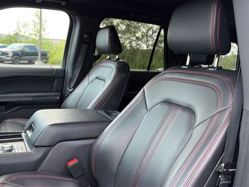Used 2023 Ford Expedition Limited AWD/4WD image 4
