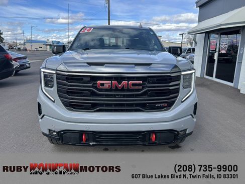 Used 2024 GMC Sierra 1500 AT4 w/ Technology Package AWD/4WD image 2