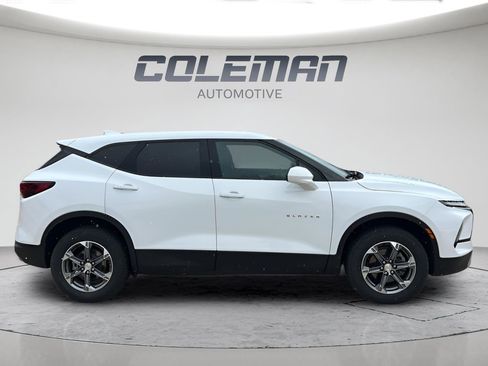 Used 2025 Chevrolet Blazer LT image 4
