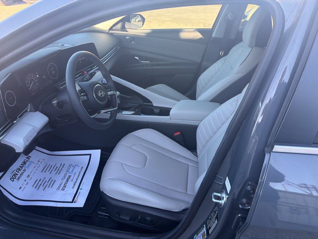 Used 2026 Hyundai Elantra Limited FWD image 13