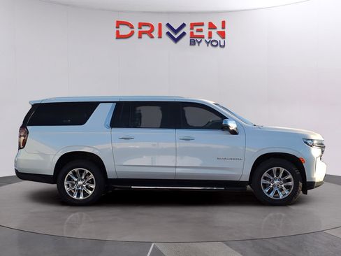 Used 2023 Chevrolet Suburban Premier w/ Premium Package image 6