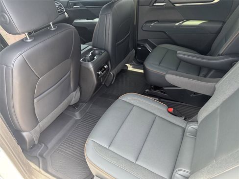 Used 2024 GMC Acadia AT4 w/ Luxury Package AWD/4WD image 30