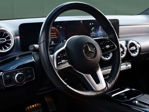 Used 2021 Mercedes-Benz CLA 250 image 30