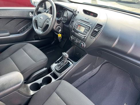 Used 2017 Kia Forte LX image 17