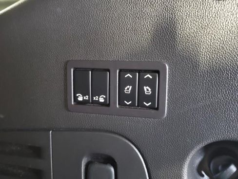 Used 2017 Cadillac Escalade Luxury AWD/4WD image 8