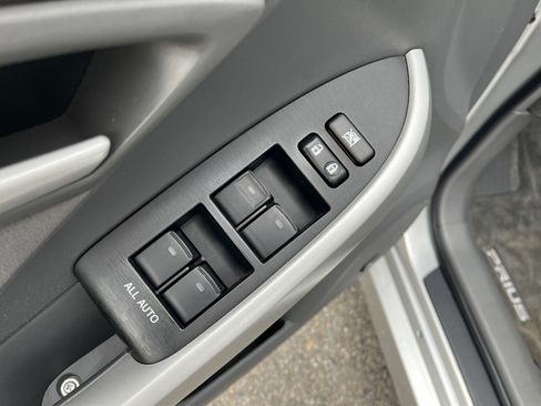 Used 2011 Toyota Prius Three FWD image 16
